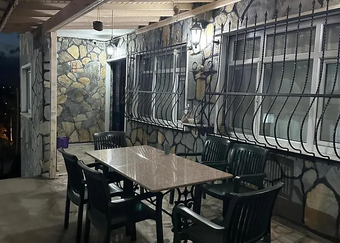 Pilot Hotel 2